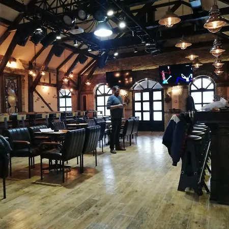 Oldbrick Pub 宾馆 松博尔